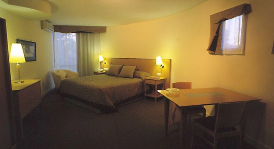 URBANA SUITES                           